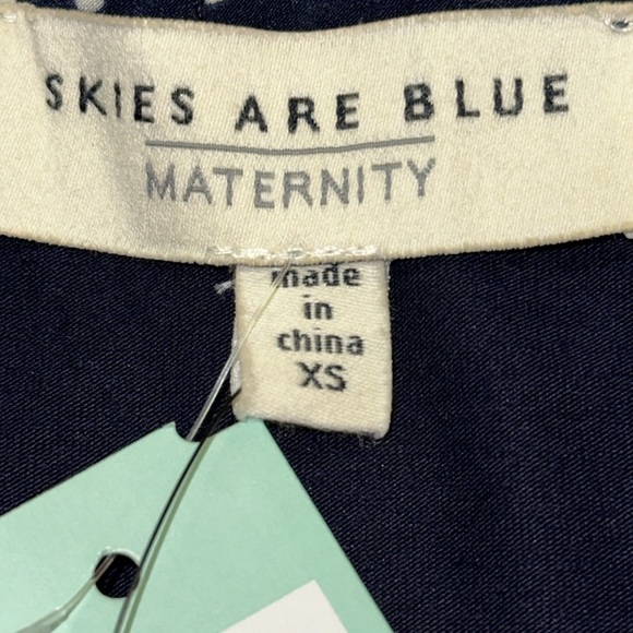 Skies are Blue Maternity Mixed Media Scalloped Neck Navy PolkaDot Top NWT XS - Picture 7 of 8